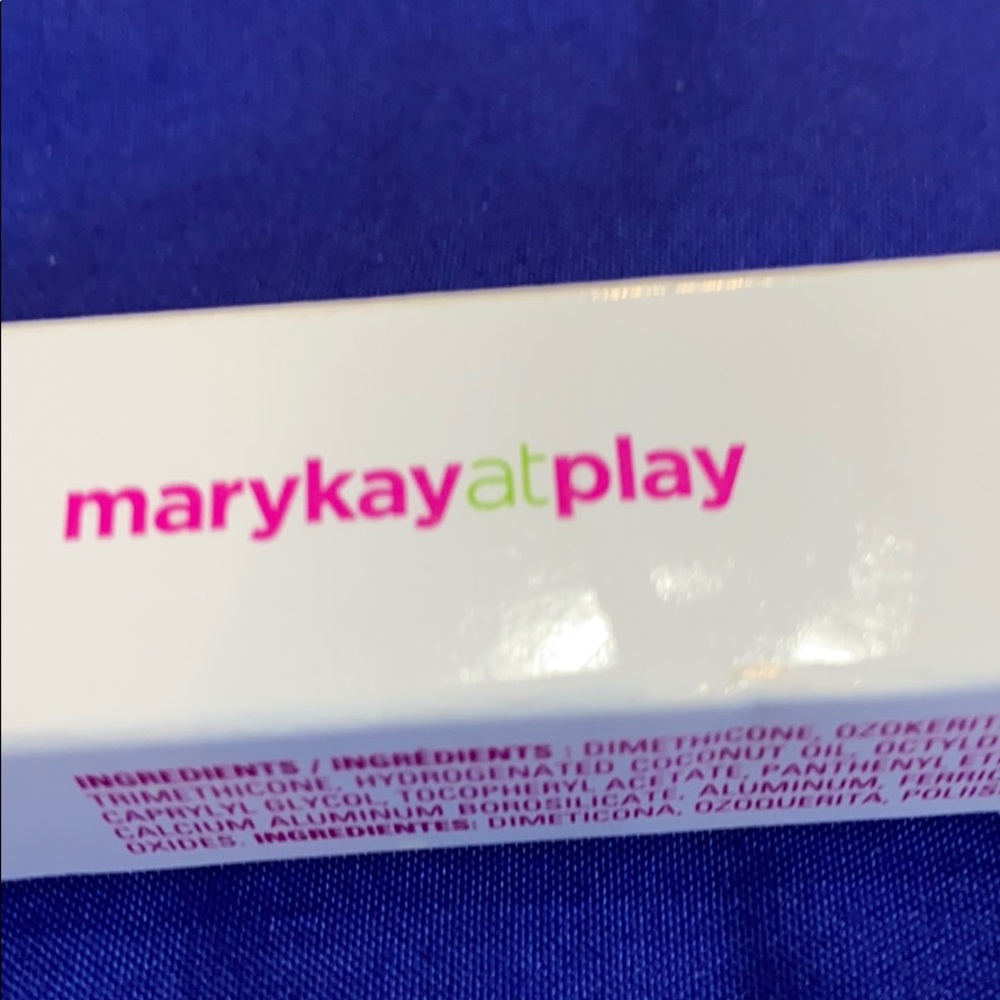 Marykay at play eye crayon purple smoke